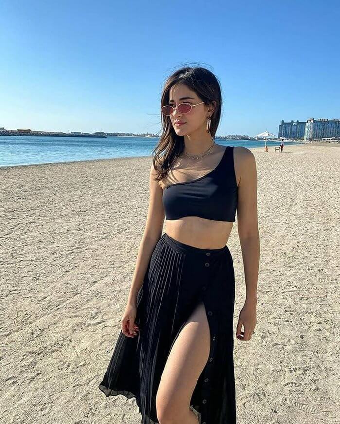 Ananya Panday Hot Pictures In Black Dress
