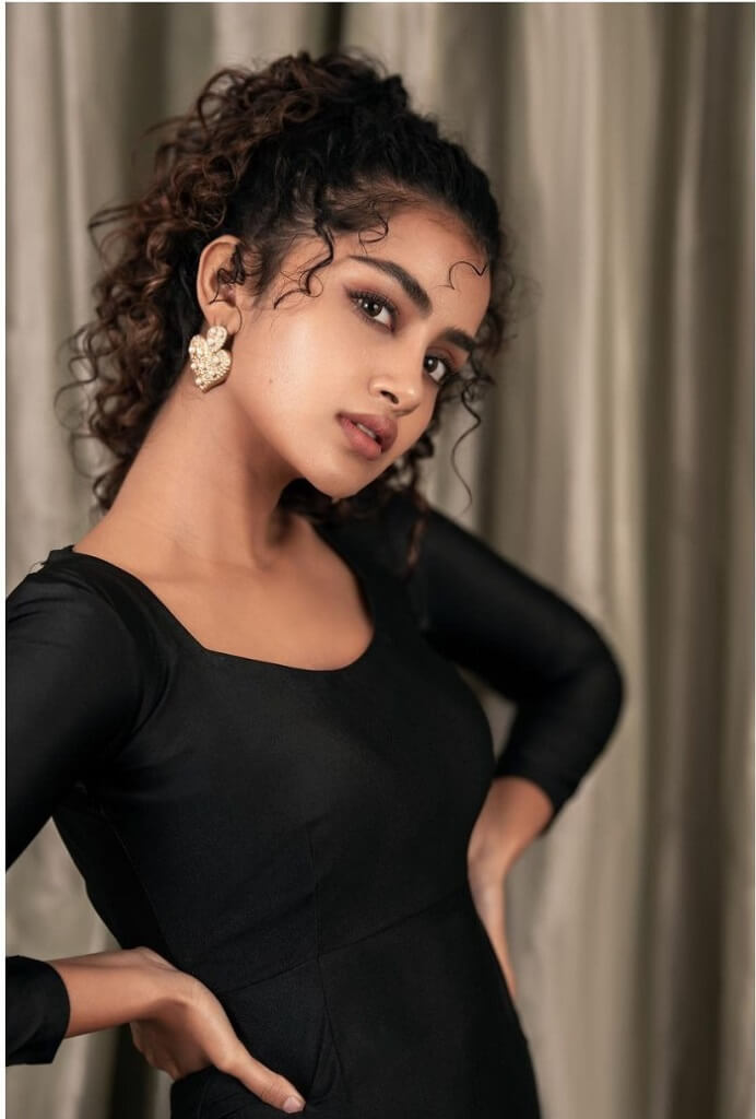 Anupama Parameswaran Stylish Pics In Black Dress - Actress Album