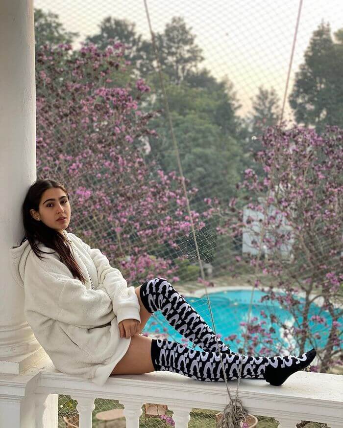 Hot Legs Exposing Of Sara Ali Khan  
