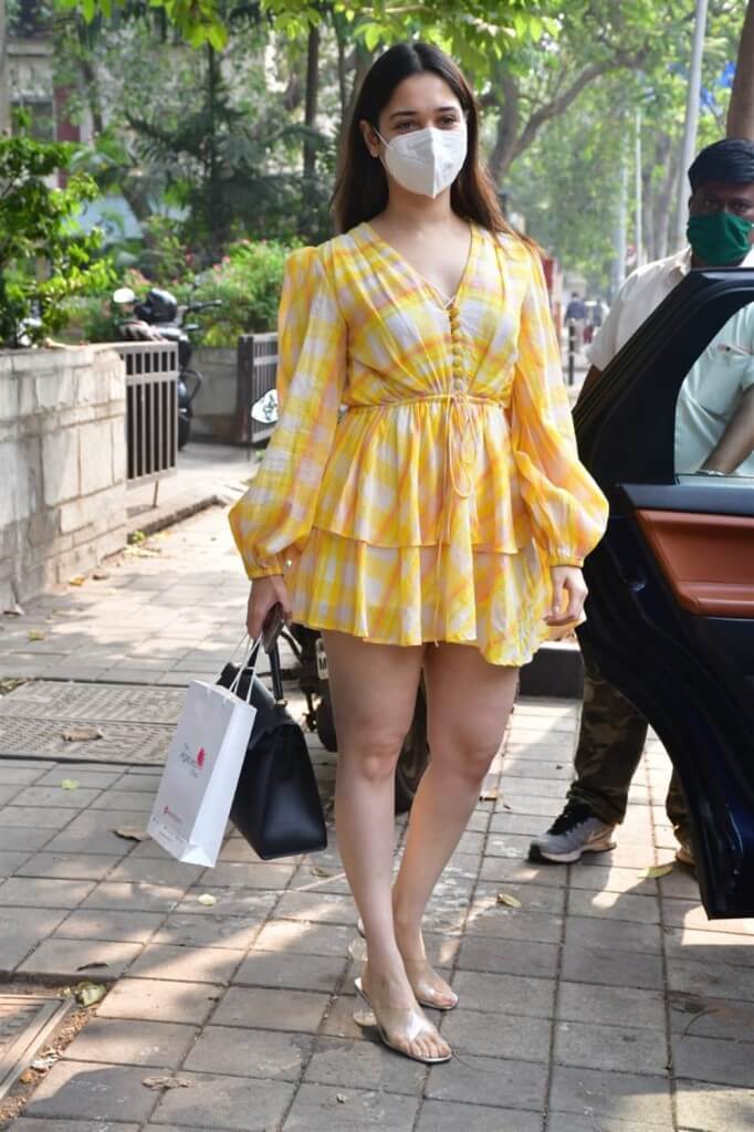 Tamanna Thighs In Yellow Skirt